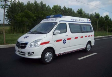 新田县救护车租赁